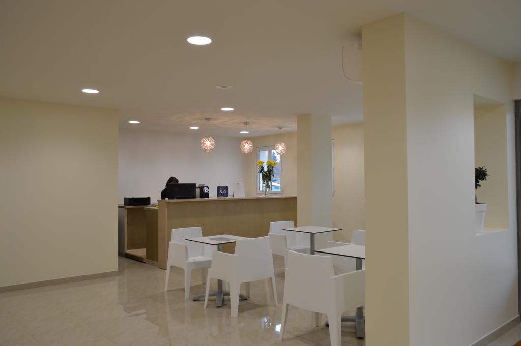 Appart'Hotel Et Chambres Essentiel Spa آرْلْ المظهر الخارجي الصورة