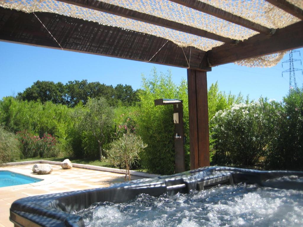 Appart'Hotel Et Chambres Essentiel Spa آرْلْ المظهر الخارجي الصورة