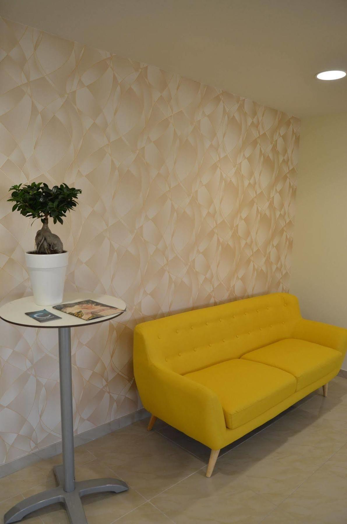 Appart'Hotel Et Chambres Essentiel Spa آرْلْ المظهر الخارجي الصورة